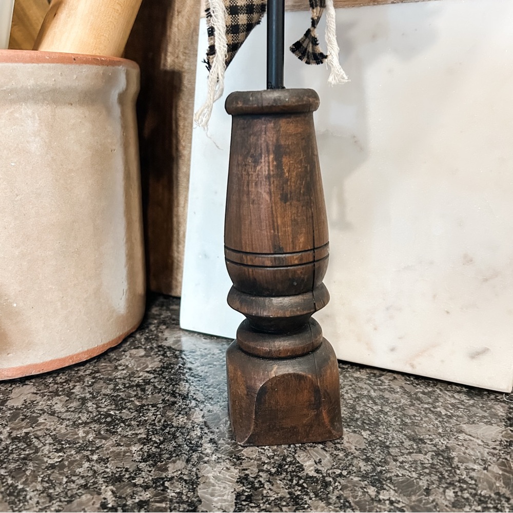 Primitive Sunflower on Spindle Stand - Picture 2 of 3